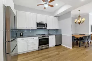 2870 Pine Tree Dr, Miami Beach, FL 33140 - Photo 9