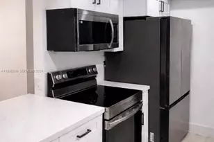 220 Lakeview Dr, Weston, FL 33326 - Photo 3