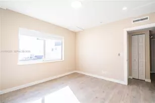 2400 NE 26th St, Fort Lauderdale, FL 33305 - Photo 11