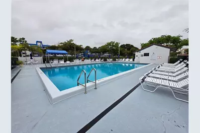 4725 Lucerne Lakes Blvd E #106, Lake Worth, FL 33467 - Photo 9