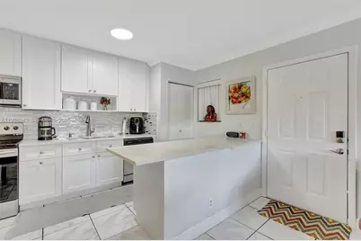 588 Trace Cir #211, Deerfield Beach, FL 33441 - Photo 5