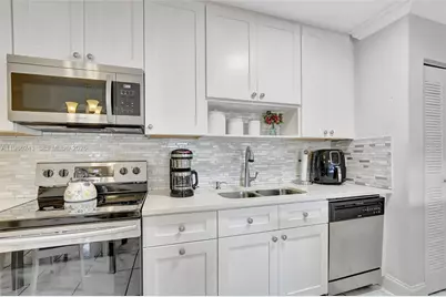 588 Trace Cir #211, Deerfield Beach, FL 33441 - Photo 9