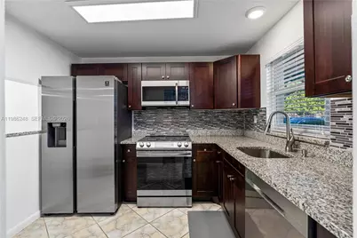 9540 Sunrise Lakes Blvd #103, Sunrise, FL 33322 - Photo 3