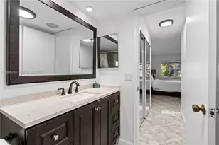 9540 Sunrise Lakes Blvd, Sunrise, FL 33322 - Photo 15