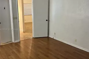 8791 Holly Ct, Tamarac, FL 33321 - Photo 9