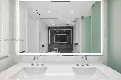 300 Biscayne Boulevard Way #3805W, Miami, FL 33131 - Photo 15