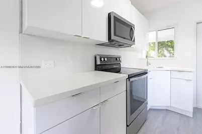 1812 NW 64th St, Miami, FL 33147 - Photo 21