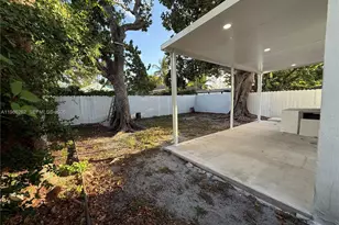 1812 NW 64th St, Miami, FL 33147 - Photo 15