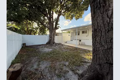 1812 NW 64th St, Miami, FL 33147 - Photo 15