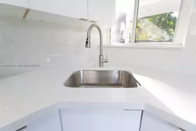 1812 NW 64th St, Miami, FL 33147 - Photo 41