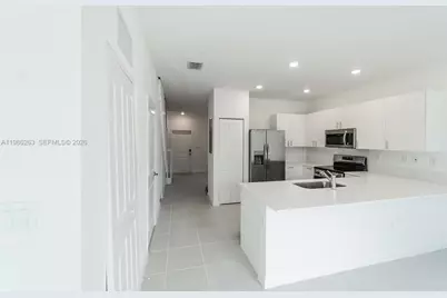 2620 SE 28th Dr, Homestead, FL 33035 - Photo 11