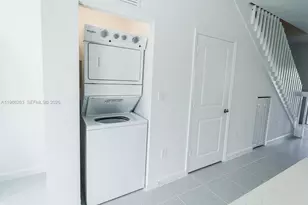 2620 SE 28th Dr, Homestead, FL 33035 - Photo 11