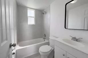 540 NW 7th St, Miami, FL 33136 - Photo 7