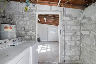 1400 NE 43rd Ct, Pompano Beach, FL 33064 - Photo 25