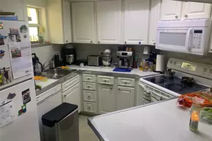 8215 Lake Dr, Doral, FL 33166 - Photo 9