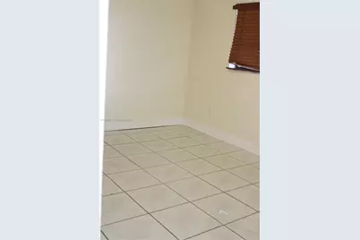 2295 W 53rd Pl #201, Hialeah, FL 33016 - Photo 7