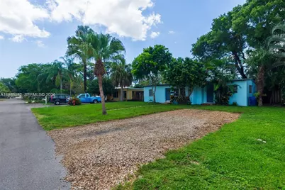 1716 SW 12th Ct, Fort Lauderdale, FL 33312 - Photo 3