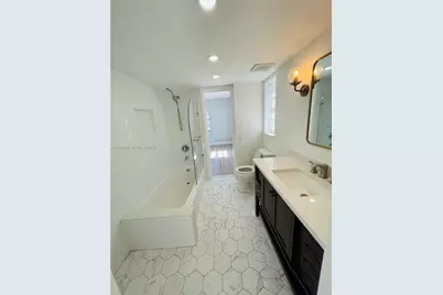 900 NE 18th Ave #206, Fort Lauderdale, FL 33304 - Photo 9