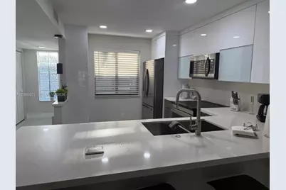 436 Lakeview Dr #205, Weston, FL 33326 - Photo 3