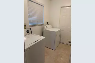 1781 NW 16th St, Miami, FL 33125 - Photo 23