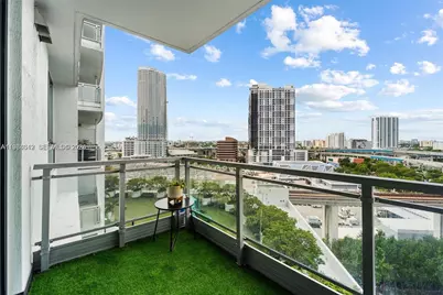 90 SW 3rd St #1406, Miami, FL 33130 - Photo 11