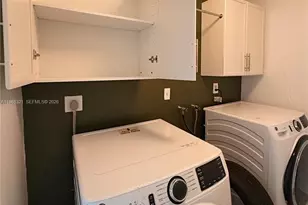 511 Ives Dairy Rd, Miami, FL 33179 - Photo 29