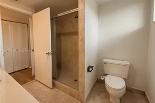 511 Ives Dairy Rd, Miami, FL 33179 - Photo 19