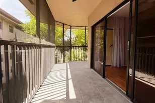 511 Ives Dairy Rd, Miami, FL 33179 - Photo 9