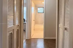 511 Ives Dairy Rd, Miami, FL 33179 - Photo 13