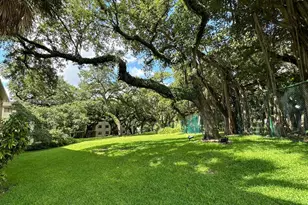 511 Ives Dairy Rd, Miami, FL 33179 - Photo 67