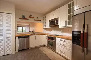 511 Ives Dairy Rd, Miami, FL 33179 - Photo 5