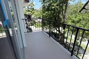 2640 NE 135th St, North Miami, FL 33181 - Photo 9