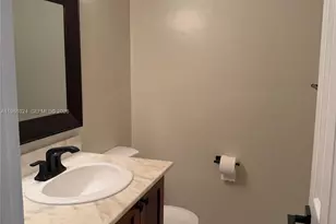 2640 NE 135th St, North Miami, FL 33181 - Photo 3