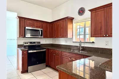 20336 SW 87th Pl, Cutler Bay, FL 33189 - Photo 5