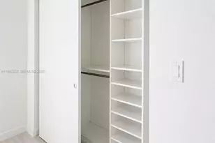 77 SE 5th St, Miami, FL 33131 - Photo 23