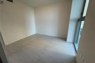 77 SE 5th St, Miami, FL 33131 - Photo 29