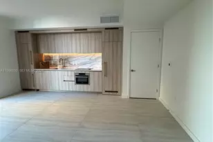 77 SE 5th St, Miami, FL 33131 - Photo 27