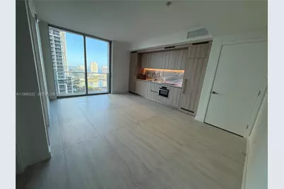 77 SE 5 St #2015, Miami, FL 33131 - Photo 9