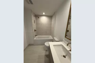 77 SE 5 St #2015, Miami, FL 33131 - Photo 7
