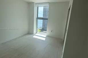 77 SE 5th St, Miami, FL 33131 - Photo 21