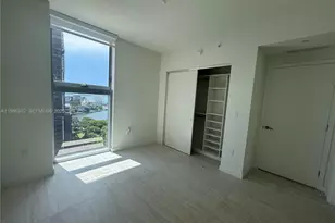 77 SE 5th St, Miami, FL 33131 - Photo 11