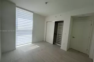 77 SE 5th St, Miami, FL 33131 - Photo 3