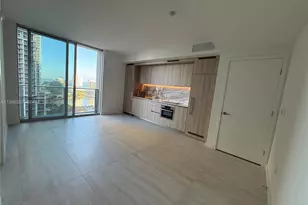 77 SE 5th St, Miami, FL 33131 - Photo 25