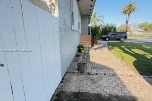 9770 SW 210th St, Cutler Bay, FL 33189 - Photo 7