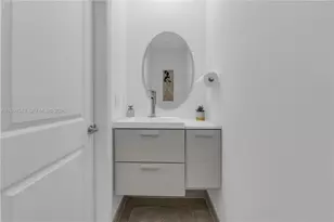 21068 NE 8th Ave, Miami, FL 33179 - Photo 21