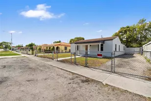 1060 NW 35th Ct, Miami, FL 33125 - Photo 9