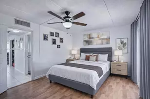 400 W Village Green Cir W, Palm Springs, FL 33461 - Photo 9