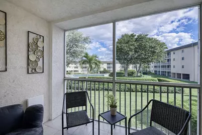 400 W Village Green Cir W #216, Palm Springs, FL 33461 - Photo 9