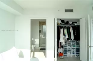 55 SW 9th St, Miami, FL 33130 - Photo 15