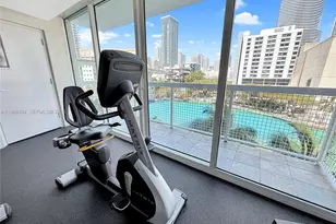 41 SE 5th St, Miami, FL 33131 - Photo 31